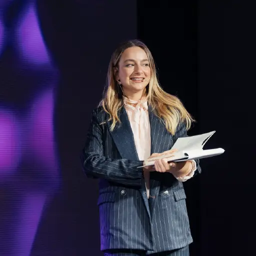 WOW carolina tedeschi